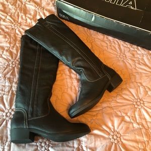 MIA cavalry black boots. Size 8
